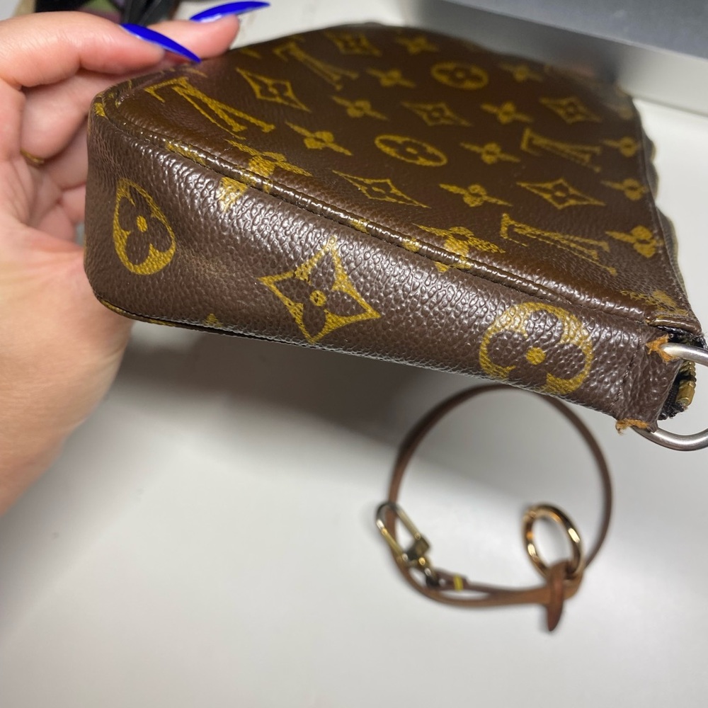 Louis Vuitton Pochette Monogram Canvas Wristlet Clutch